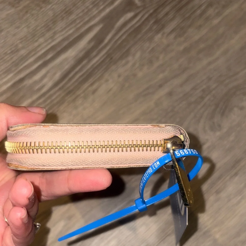 Louis  Vuitton Damier Azur Zippy Wallet